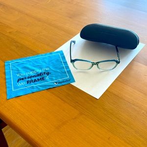 Eye bobs blue light glasses.  No prescription strength.